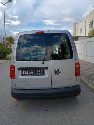 Utilitaire-Volkswagen-Caddy-1.6-TDI-279000-km-a-vendre-a-Tunis