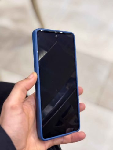 Vente-Samsung-A53-avec-2-etuis-et-chargeur-inclus