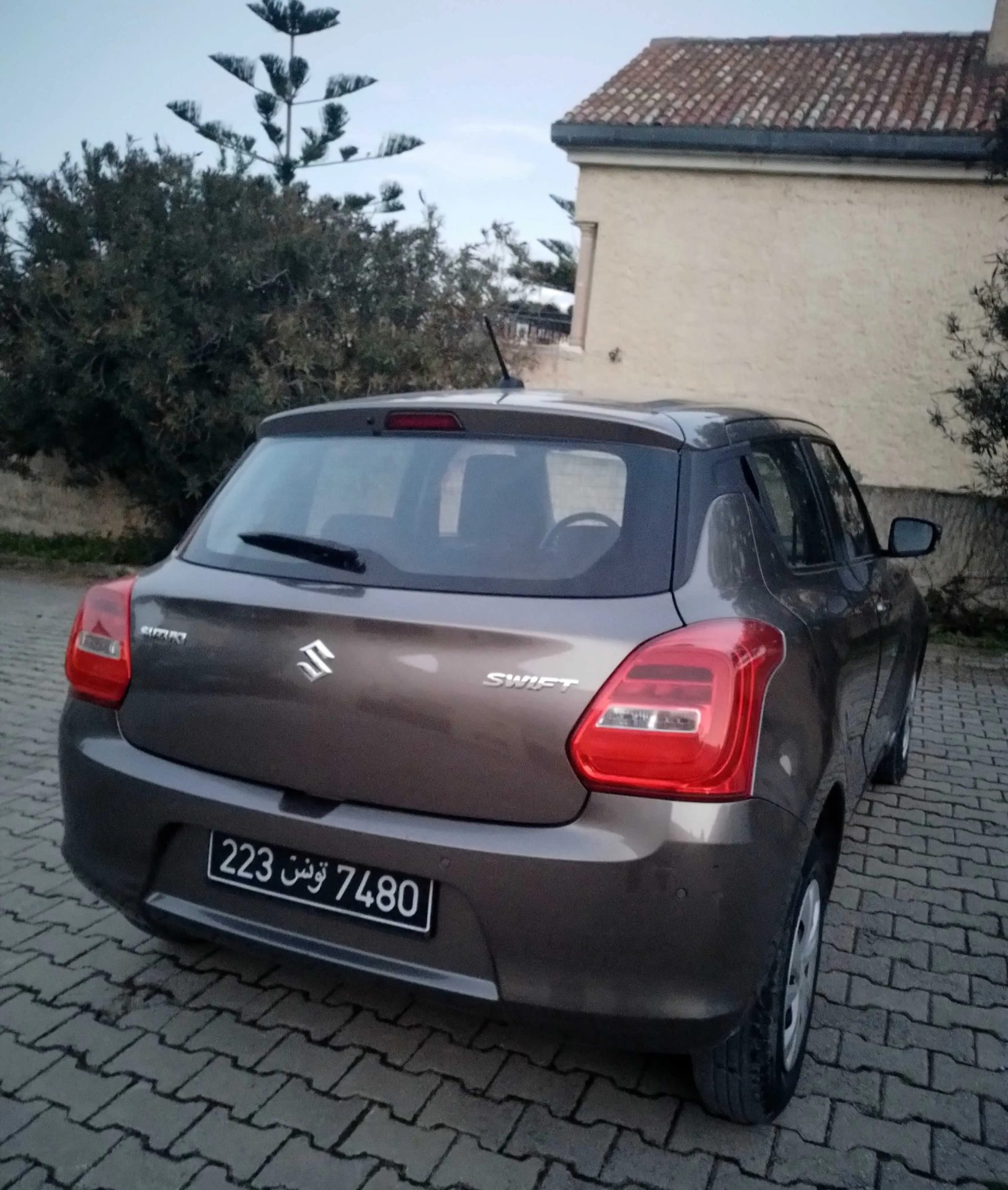 Vente-Suzuki-Swift-2021-en-excellent-etat-a-Bizerte