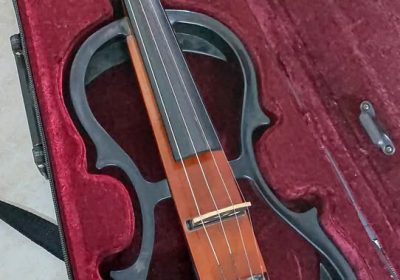 À Vendre : Violon Électrique en Bon État