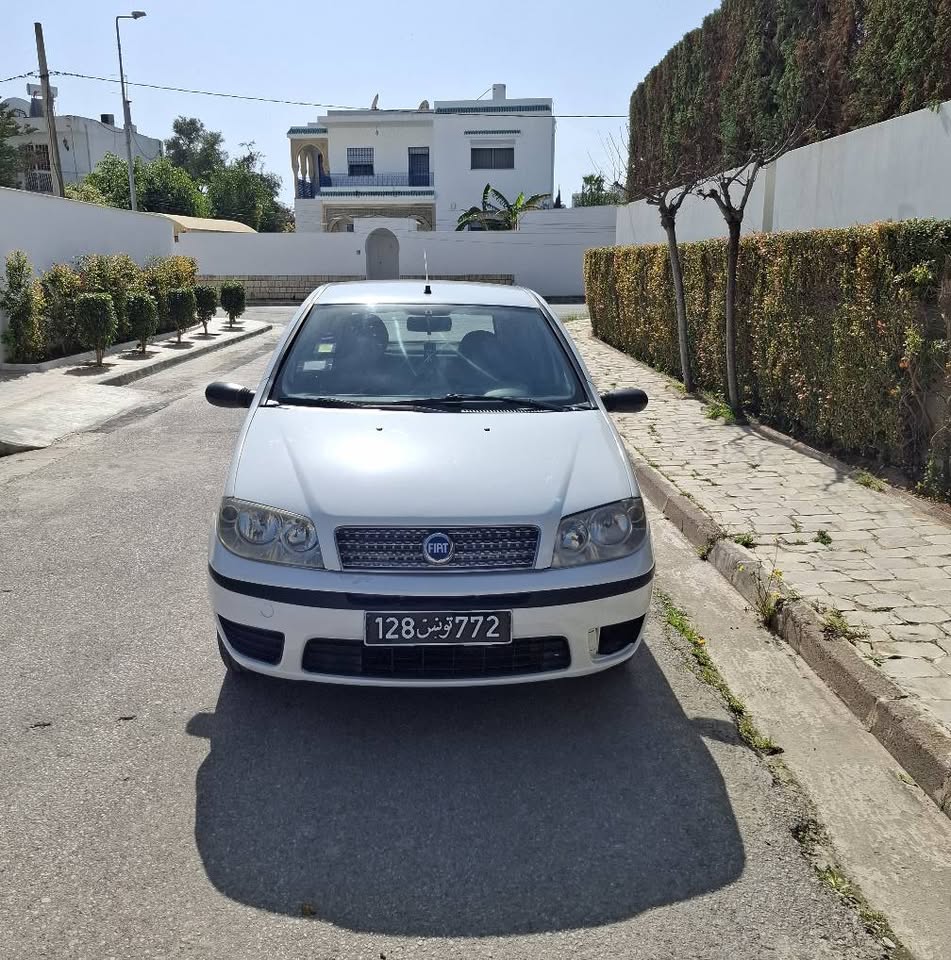 Voiture-Fiat-Punto-pas-chere-en-Tunisie-–-Prix-19-800-TND