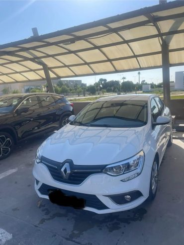 Voiture-Renault-Megane-4-1.5-DCI-diesel-2018