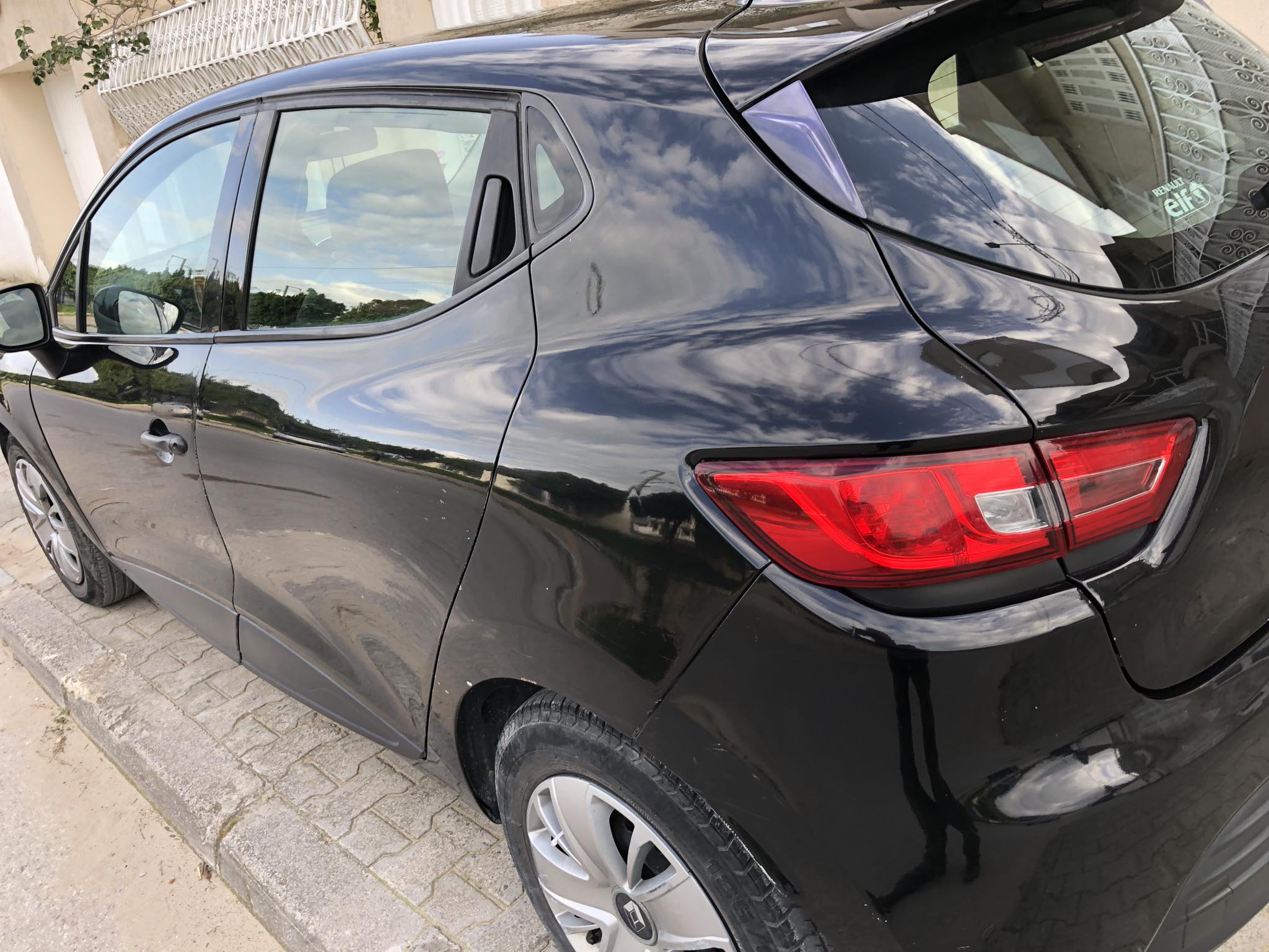 Voiture-doccasion-Renault-en-Tunisie