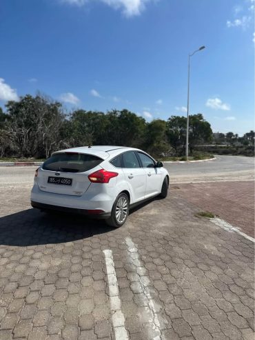 Voiture-en-bon-etat-Ford-Focus-EcoBoost-a-Kelibia