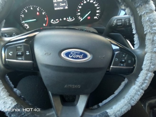 Volant-multi-fonctions-Ford-Fiesta-2019-Essence-a-vendre-en-Tunisie