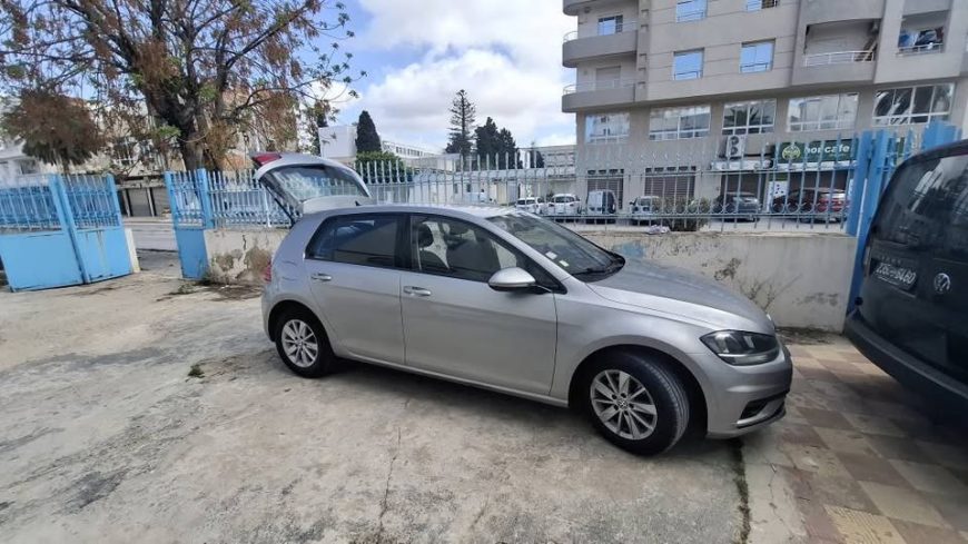 Volkswagen-Golf-7-2018-bien-entretenu-a-vendre-a-Nabeul