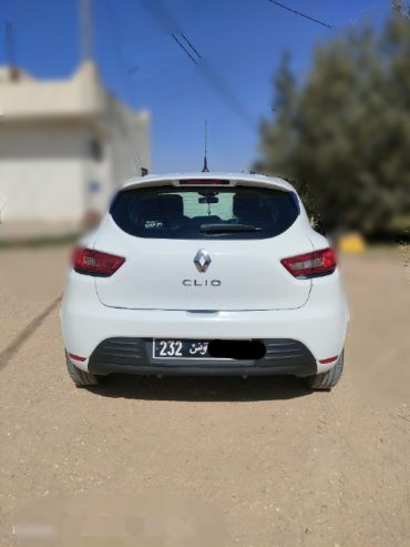 Vue-arriere-Renault-Clio-2018-a-vendre-a-Kasserine