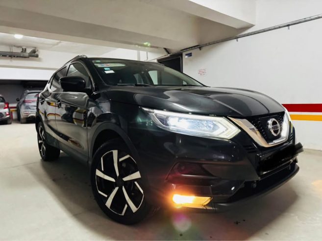 Vue-avant-SUV-Nissan-Qashqai-en-vente-en-tunisie
