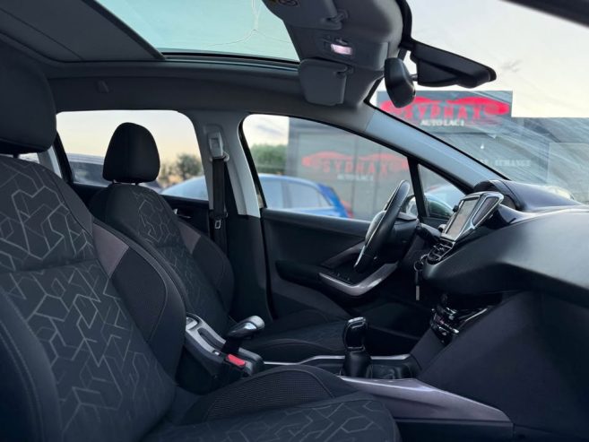 interieur-Peugeot-2008-5-CV-Tunisie