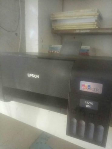 pson-L3250-EcoTank-imprimante-Wi-Fi-avec-reservoir-integre
