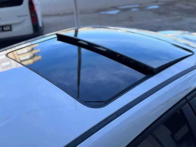 toit-panoramique-BMW-116i-a-vendre-a-Kairouan