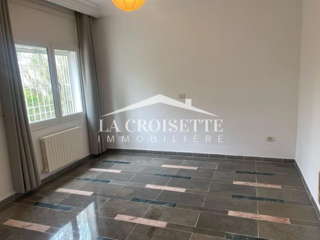 Villa S+5 à Carthage MVL1688