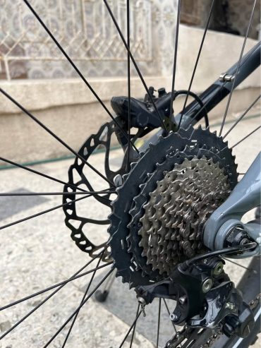 12-vitesses-du-VTT-Trek-Powerfly-LT7-neuf