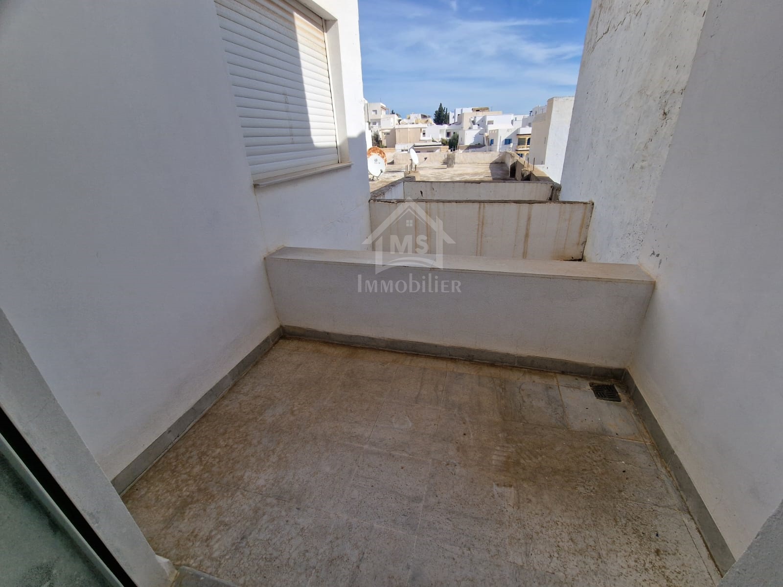 Appartement S+2 tout neuf à vendre