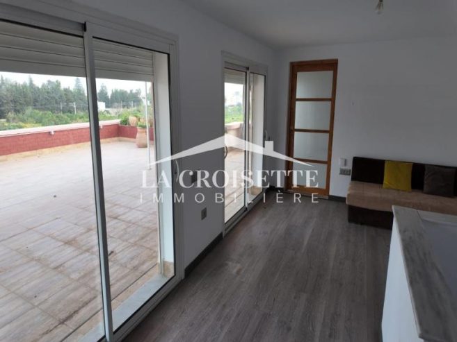 Duplex S+4 avec jardin et piscine