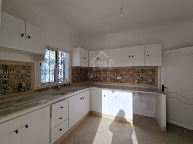 Villa S+4 Haut Standing avec Piscine