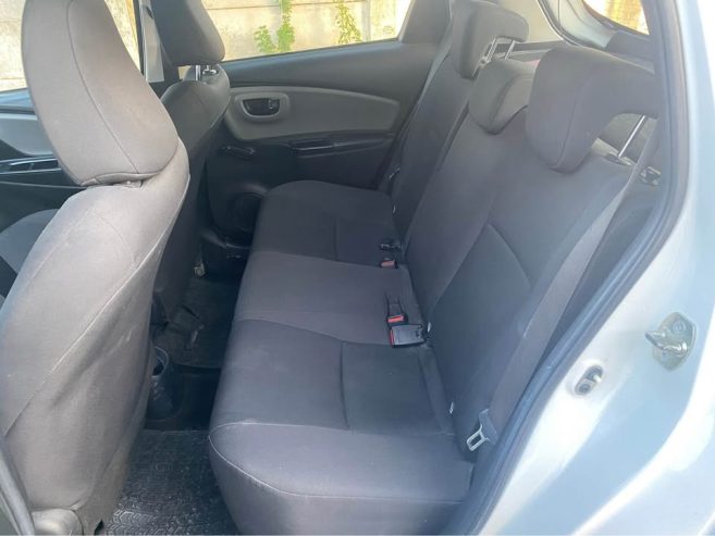 Banquette-arriere-Toyota-Yaris-2019-a-vendre-a-Tunis