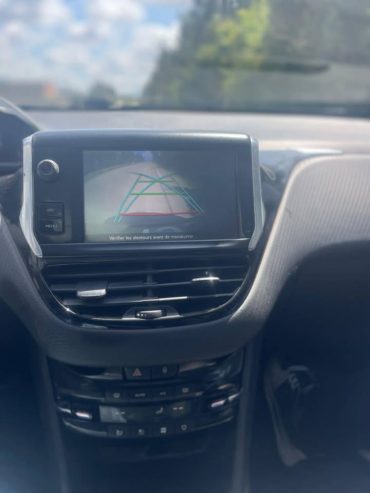 Camera-de-recul-Peugeot-2008-essence-a-EL-Mourouj