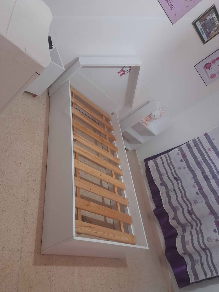 Chambre-avec-meuble-pour-fille-en-excellent-etat-a-vendre-en-tunisie