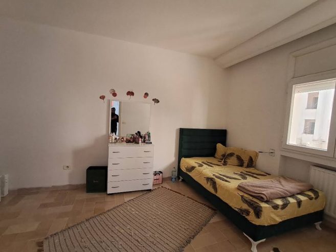 Chambre-dans-appartement-S2-a-vendre-Tunis