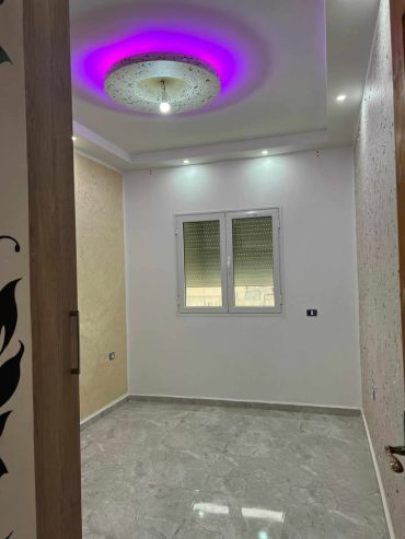 Chambre-moderne-dans-une-maison-a-Hammam-Zriba
