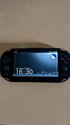 Console-PlayStation-Vita-Slim-patchee-avec-jeux