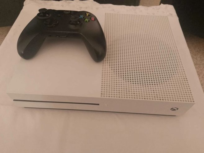 Console-Xbox-One-occasion-avec-manette-V2-noire