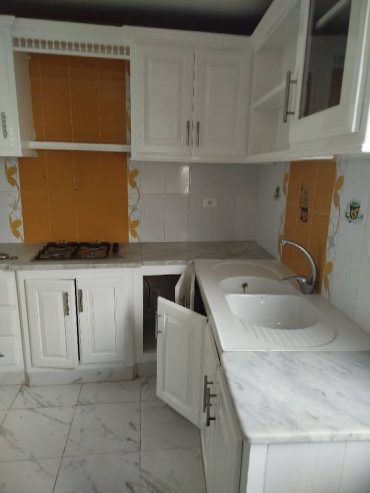 Cuisine-dans-appartement-s2-meuble-bon-standing-kelibia-el-bostene