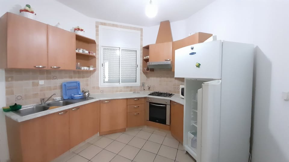 Cuisine-equipee-dans-appartement-a-louer-Hammamet