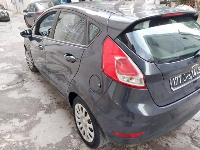 Ford-Fiesta-2014-La-Marsa-interieur-cuir-a-vendre-Tunisie