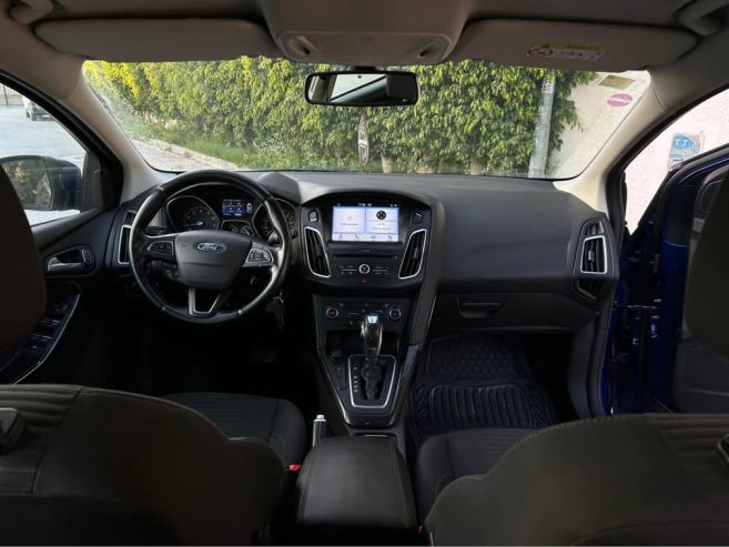 Interieur-Ford-Focus-Tunisie-1