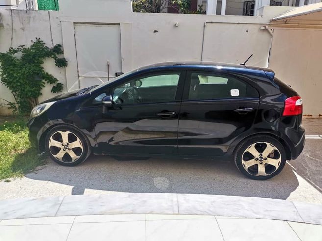 Kia-Rio-coupee-a-vendre-a-Tunis-boite-automatique-2014