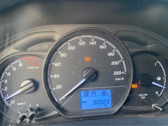 Kilometrage-Toyota-Yaris-80000-km-authentique-2019-a-Tunis