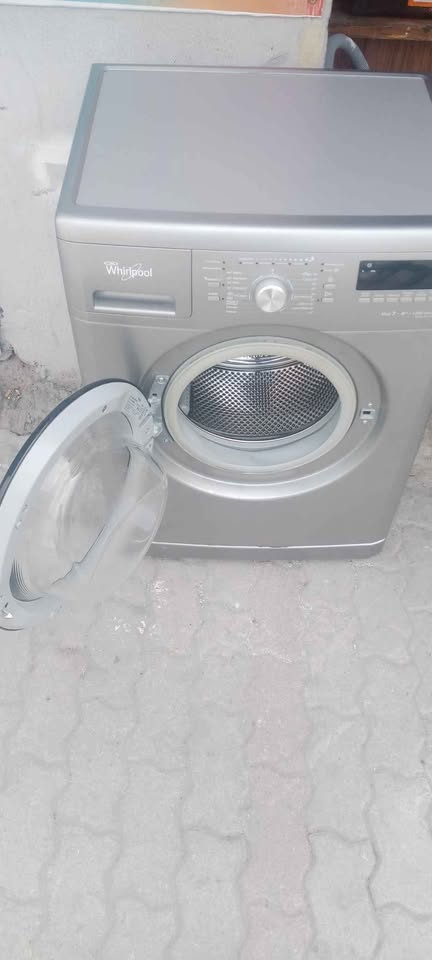 Lave-linge-Whirlpool-doccasion-en-bon-etat-modele-7-kg-a-Tunis