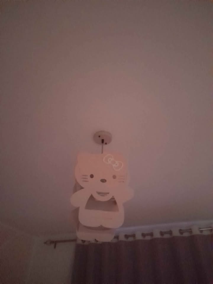 Luminaire-Hello-Kitty-dans-chambre-fille-a-vendre-a-Tunis
