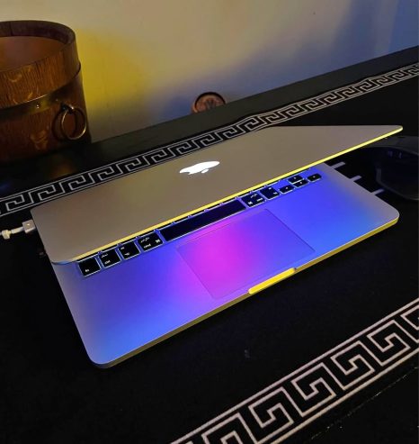 MacBook-Pro-13-2020-a-vendre-en-Tunisie