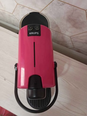 Machine-a-cafe-compacte-Krups-Inissia-–-design-moderne-et-pratique