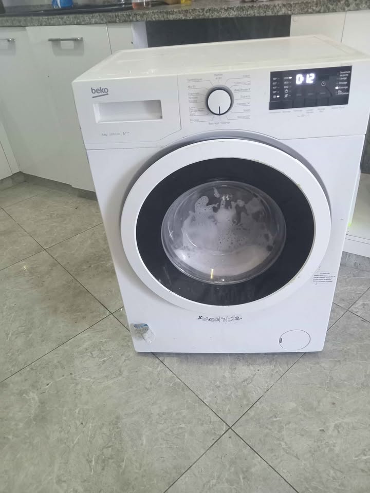 Machine-a-laver-BEKO-vue-avant-a-Monastir