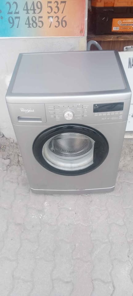 Machine-a-laver-Whirlpool-7-kg-blanche-en-bon-etat-a-vendre-a-Tunis