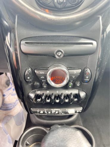 Mini-Countryman-6-CV-essence-a-vendre-a-La-Marsa
