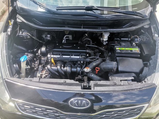 Moteur-Kia-Rio-coupee-a-vendre-a-Tunis