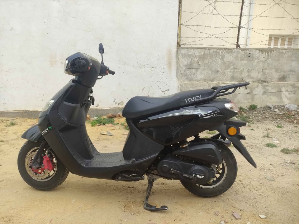 Moto-legere-sans-permis-a-vendre-Sousse-Vespa-Itucy-2024