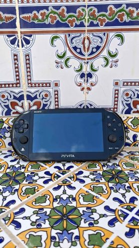 PS-Vita-Slim-patchee-16GB-a-vendre-en-Tunisie