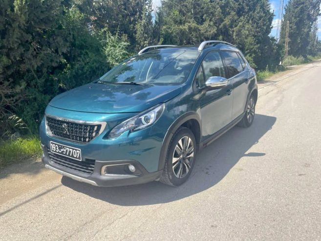 Peugeot-2008-2016-Essence-toit-panoramique-camera-de-recul-et-feux-automatiques-a-vendre