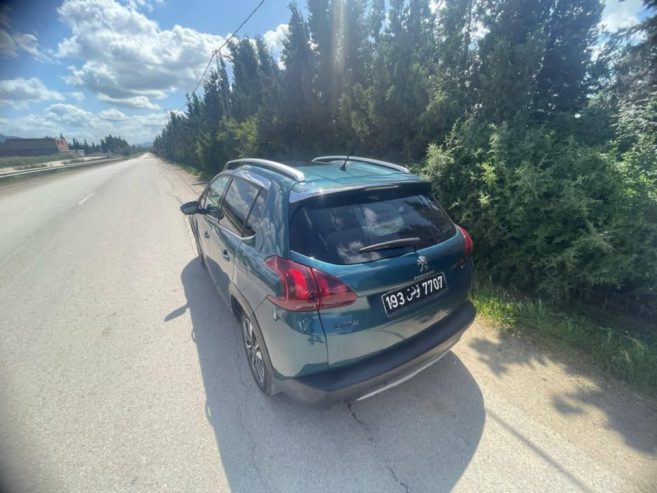 Peugeot-2008-essence-2016-avec-climatisation-automatique-et-tous-les-papiers-regles-a-vendre