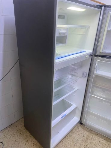 Refrigerateur-LG-Silver-disponible-a-Borj-Touil