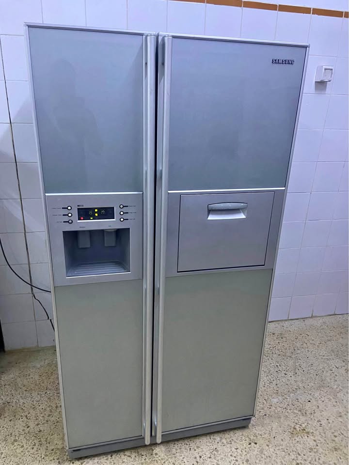 Refrigerateur-Samsung-Side-by-Side-600L-a-vendre-a-Ariana-Tunisie