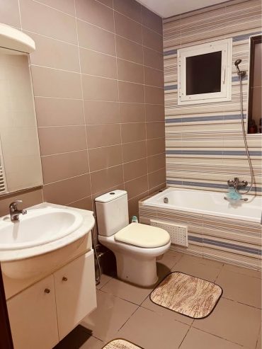 Salle-de-bain-dans-appartement-S3-a-La-Soukra