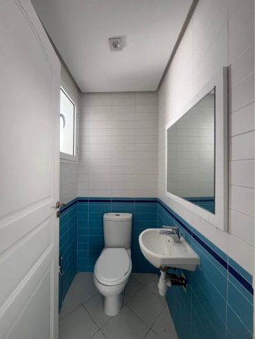 Salle-derau-dans-Appartement-haut-standing-a-vendre-a-Cite-Ennasr