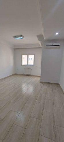 Salon-dans-un-appartement-S2-a-louer-a-El-Aouina-Tunis